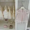 [Novo Produto de Verão] Rosa Champagne! Vestido de Renda Estilo Francês com Mangas Bufantes e Gola Boneca para Meninas Verão 2026
