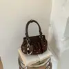 Bolso de nube plisado de lunares 2026, estilo coreano, suave y elegante, adecuado para ir al trabajo, un bolso de hombro o bandolera moderno y versátil