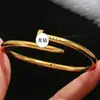 Pulseira de Aço Titânio Aço Inoxidável Cruz Moda com Fivela de Cartão de Diamante Pulseira de Mão Pulseira de Aço Titânio Feminina Trevo de Quatro Folhas Acessórios de Joias para Mão