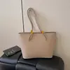 Bolsa Tote Simple de Gran Capacidad Transfronteriza, Bolso de Hombro de Color Sólido Retro de Gama Alta, Nuevo Bolso de Moda 2026 para Mujer