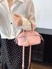 Bolsa de Mão de Concha de Alto Padrão para Mulheres, Nova Moda Primavera/Verão 2026 Elegante Tendência Simples Bolsa de Ombro Transversal