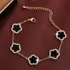 Pulseira Flor de Cinco Folhas Colorida Popular da Temu Transfronteiriça para Mulheres Acessório Versátil da Moda Atmosférico de Alta Qualidade