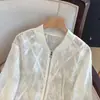 Chaqueta corta de moda estilo coreano para mujeres petite, con capucha, encaje bordado blanco, protección solar, corte holgado, top moderno