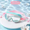 Gafas de Natación de Entrenamiento de Carreras Qiwave con Lentes Reflectantes de Colores, Impermeables y Antivaho, Tapones para los Oídos Integrados, Adecuadas para Hombres y Mujeres Adultos