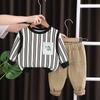 Traje de otoño para niños 2024, nueva ropa para bebés, chalecos de dinosaurio verticales de primavera y otoño, conjunto de dos piezas, una generación de cabello