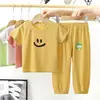 Nuevo traje de verano para niñas de seda de hielo de manga corta, ropa de casa informal coreana, pijamas, pantalones anti-mosquitos para los pies, dos piezas al por mayor