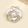 Broche Camelia Perla Chanel de Alta Gama Moda Broche Camelia Perla Chanel de Alta Gama Sentido de Alta Gama Nicho Ramillete Pedrería Alfiler de Luz Antideslizante Accesorios