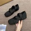 Sapatilhas Mary Jane de bico quadrado com bolinhas e salto interno para mulheres, nova coleção de outono 2026, estilo francês, para usar com vestidos