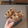 Sandalias para Bebé Niño 2025 Verano Nuevos Zapatos de Playa para Niños Antideslizantes Zapatos para Caminar para Niños Pequeños Zapatos Infantiles de Punta Cerrada Modernos
