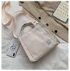 Bolsa Transversal Feminina Fresca e Delicada Veludo Cotelê Literária Estudante Bolsa Escolar Grande Capacidade Quadrada Bolsa Mensageiro Fornecimento do Fabricante