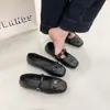 Sapatos Mary Jane de padrão losango estilo francês com bico quadrado e salto grosso para mulheres, coleção primavera 2026, sapatilhas casuais com tira de fivela