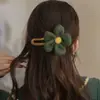 Accesorios para el Cabello de Otoño e Invierno Elegante Pinza para el Cabello de Flor de Felpa Pinza de Disco para la Parte Trasera de la Cabeza para Mujer Adorno para la Cabeza de Una Sola Palabra de Alta Calidad Pinza de Pico de Pato