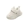Zapatos para caminar para niños pequeños de 0 a 1 a 3 años, zapatos funcionales para bebés, nuevos modelos de otoño e invierno 2026, zapatillas deportivas versátiles para niños.