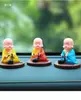 Monje Pequeño Peces de Madera Automáticos, Adornos Frescos Decorativos para Coche, Consola Central de Peces de Madera, Artículos de Moda Personalizados