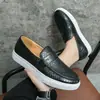 Zapatos de Cuero de Comercio Exterior para Hombre Otoño de Caña Baja Casual Moda Zapatos de Tabla Moda Masculina Británica de Negocios talla grande 46 Set Mocasines para Pierna