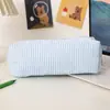 Bolsa de Lápices Seersucker Más Vendida Transfronteriza Organizador de Papelería de Escritorio para Estudiantes Bolsa de Almacenamiento de Viaje de Gran Capacidad con Raya Bordada