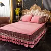 Saia de Cama Acolchoada de Veludo Cristal Estilo Europeu Peça Única Outono Inverno Espessada Colcha de Renda Conjunto de Roupa de Cama Antiderrapante Flanela 1,5m 1,8m