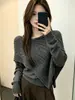 Suéter de punto casual con diseño irregular tipo chal, dos piezas falsas, para mujer, nuevo top versátil de manga larga ajustado para otoño