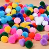 Pompoms de colores de alta elasticidad para manualidades DIY hechos de cachemira de poliéster para accesorios de decoración de ropa, zapatos y sombreros, disponibles en stock