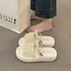 Pantuflas de Verano para Mujer con Sensación de Caminar sobre las Nubes, Nuevo Modelo de Moda 2026 de Gran Venta, Sandalias Versátiles Antideslizantes de Suela Gruesa de Doble Uso