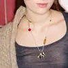 Collar de Cuentas de Madera Ágata Roja Hoja de Arce para Mujer Lujo Accesible Diseño de Nicho Cadena Larga Trenzada de Cuentas para Suéter