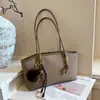 Bolsa Feminina Estampa de Leopardo Vintage 2026 Nova Tendência de Outono Nicho Luxo Leve Alto Padrão Bolsa de Ombro Sob o Braço