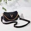 Bolsa Hobo de Couro de Alta Qualidade para Axila 2025 Bolsa Transversal Feminina Fábrica de Bolsas Bolsa de Ombro Feminina Popular Bolsa de Axila para Meninas Este Ano