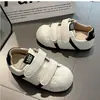 2026 Verano Feo Lindo Ligero Nicho de Moda Marca Zapatos de Concha Velcro Suela Gruesa Versátil para Mujer Pan Calzado Casual para Mujer