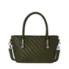 Bolso tejido de alta gama vintage para mujer, nuevo bolso cruzado versátil de moda 2026, bolso de mano para el trabajo, bolso de hombro tipo cubo