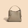 Bolso de mujer de cuero genuino 2023 primavera nuevo bolso simple de dos capas de piel de vaca bolso de hombro de gran capacidad bolso tipo cubo