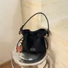 Moda Versátil de Luxo Leve Transfronteiriça 2026 Nova Bolsa Saco Popular Feminina Retro Casual Grande Capacidade Ombro Único Transversal