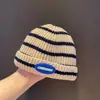 Gorro de Tricô Listrado Infantil para Outono e Inverno, Gorro Quente Estilo Coreano com Etiqueta, Versátil para Meninos e Meninas