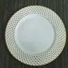 Venta al por mayor para comercio exterior Plato Decorativo Dorado de 13 pulgadas Vintage Americano Repujado con Bordes Curvos y Patrones Tallados para Sala de Estar Decoración del Hogar