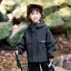 Jaqueta Infantil 3 em 1 para Meninos Roupa de Outono/Inverno Infantil 2025 Novo Estilo de Outono Roupas à Prova de Vento para Meninos ao Ar Livre