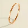 Venta Caliente Transfronteriza Superficie Lisa Panal Acero de Titanio Pulsera Diseño Simple Versátil Lujo Ligero Temperamento Joyería Al por Mayor