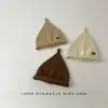 Gorro para Bebé Otoño e Invierno Cálido y a Prueba de Frío Gorro de Punto Pullover para Niños y Niñas Exterior Sencillo Corazón Etiqueta Pequeña Gorro Protector de Orejas Moderno