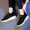 Novo tênis feminino de verão, tecido voador, meias elásticas, masculino de tricô, sola macia, tênis de corrida, sapatos da moda preguiçosos