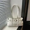 Cinturón de cuero elegante con remaches de estilo transfronterizo, nueva versión coreana, bolso de mano casual de gran capacidad para temporada de otoño e invierno, bolso de axila para mujer