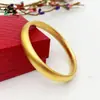 Tienda de Oro Mismo Estilo Arena Dorada Pulsera del Sutra del Corazón Antiguo para Mujer, Oro de Imitación Pulido Herencia Sólida Boca Cerrada Joyería al por Mayor