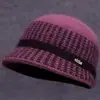 Gorro de Invierno para Mujer 2026 Nuevo Estilo Protección contra el Frío Calidez Gorro para Madre de Mediana Edad Ala Ancha Acolchado de Terciopelo Gorro de Lana Tejido Espeso