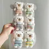 Nuevos Overoles de Peluche de Dibujos Animados Oso de Peluche Suave Lindo Oso Sonrojado Muñeco Broche Decoración Accesorios para Mochila Escolar de Estudiante