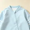 Mono deportivo casual para recién nacido en azul claro, adecuado para primavera y otoño, estilo béisbol, con cremallera, de manga larga, para usar al aire libre
