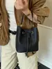 Bolso tipo cubo retro con cordón para mujer, nuevo estilo 2026, moderno y versátil, con un toque de alta gama, adecuado para llevar al hombro o cruzado, y se puede llevar debajo del brazo para un look casual