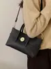 Bolso de Mano Versátil de Lujo Ligero para Mujer, Bolso de Socialité Estilo Chanel, Nuevo Modelo Otoño e Invierno 2025, Bolso Cruzado de Hombro Único de Nicho de Instagram