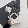 Bolsa Pequena Quadrada de Mão Plissada Estilo Coreano para Mulheres 2025 Novo Estilo Bolsa de Ombro Transversal para Pendular com Corrente de Alto Valor