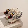 Zapatos para Niños 2025 Nuevo Otoño Zapatillas Deportivas Infantiles para Correr Niños Medianos y Grandes Zapatos de Papá Hebilla Giratoria Zapatillas Casuales para Correr