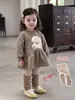 Conjunto Infantil Feminino Estilo Doce Menininha Outono/Inverno Super Bonito (Vestido Weiyi) Conjunto de Duas Peças de Meia-Calça Legging Gola Alta Engrossada