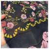Tela estampada clásica de crepé de seda dorada con gasa de poliéster festiva, ligera, transpirable y tridimensional para primavera y verano.