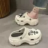 Em Estoque Entrega Rápida Chinelos de Eva para Mulheres, Tamancos de Verão, Design de Desenho Animado Fashion, Leves, Uso Doméstico, Sola Grossa, Antiderrapantes, Sandálias de Praia