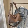Bolsa Casual de Grande Capacidade Feminina Outono e Inverno 2024 Nova Bolsa de Ombro de Veludo Cotelê Grande Capacidade Bolsa Transversal